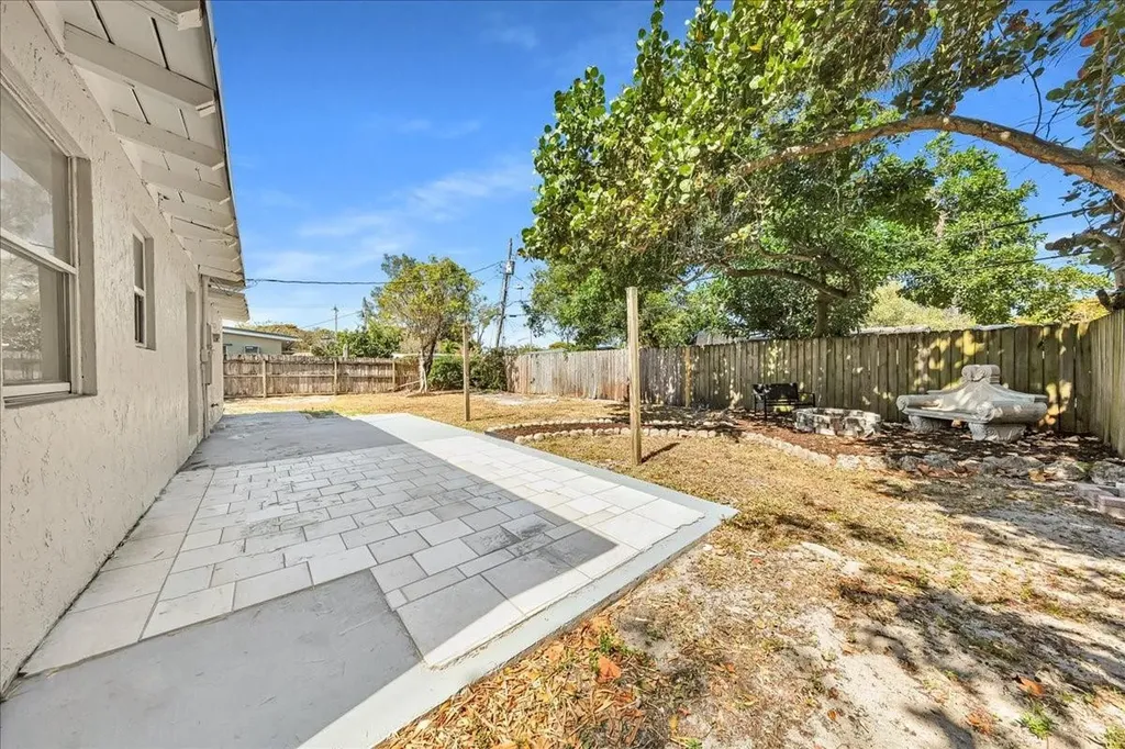 305 NE 8th Street Pompano Beach FL 33060