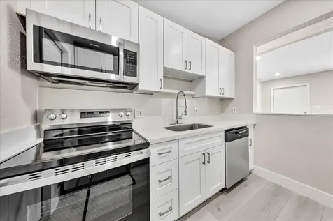 305 NE 8th Street Pompano Beach FL 33060