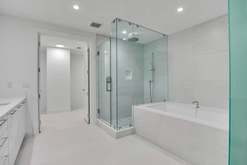 151 N Seabreeze Blv Fort Lauderdale FL 33304