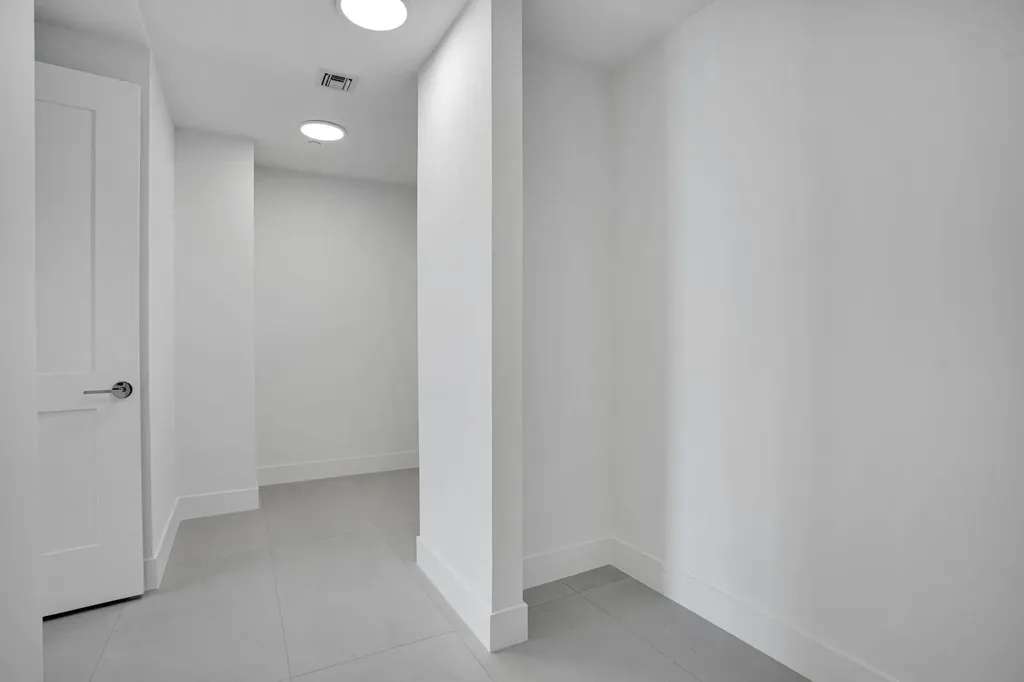 151 N Seabreeze Blv Fort Lauderdale FL 33304