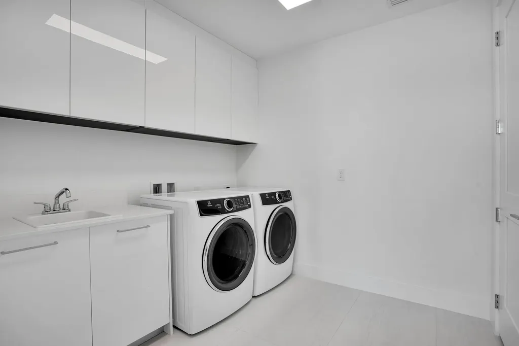 151 N Seabreeze Blv Fort Lauderdale FL 33304