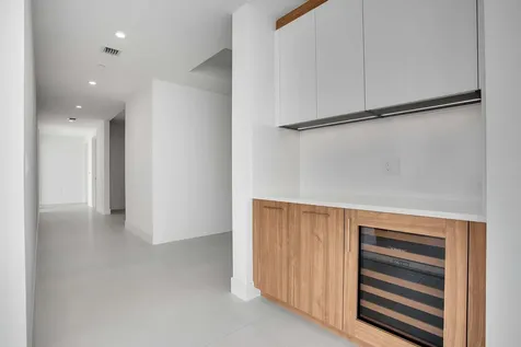 151 N Seabreeze Blv Fort Lauderdale FL 33304