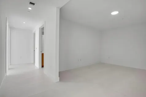 151 N Seabreeze Blv Fort Lauderdale FL 33304