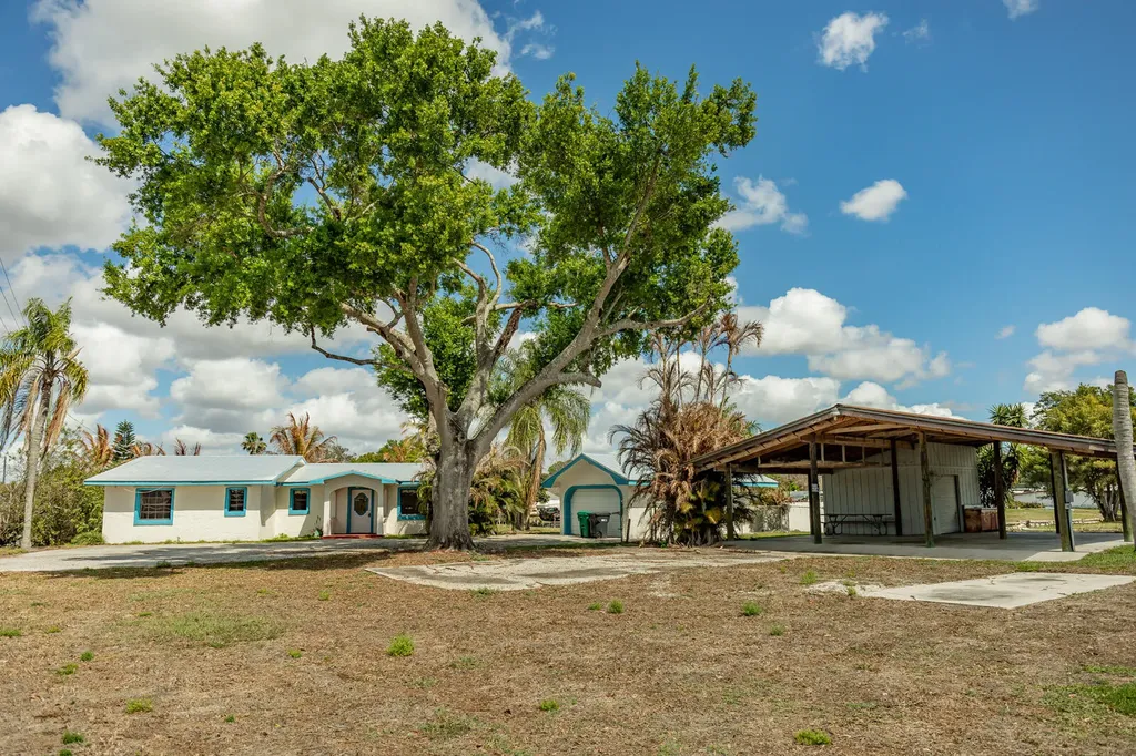 3122 SE 34th Avenue Okeechobee FL 34974