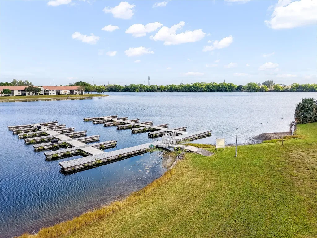 404 Republic Court Deerfield Beach FL 33442