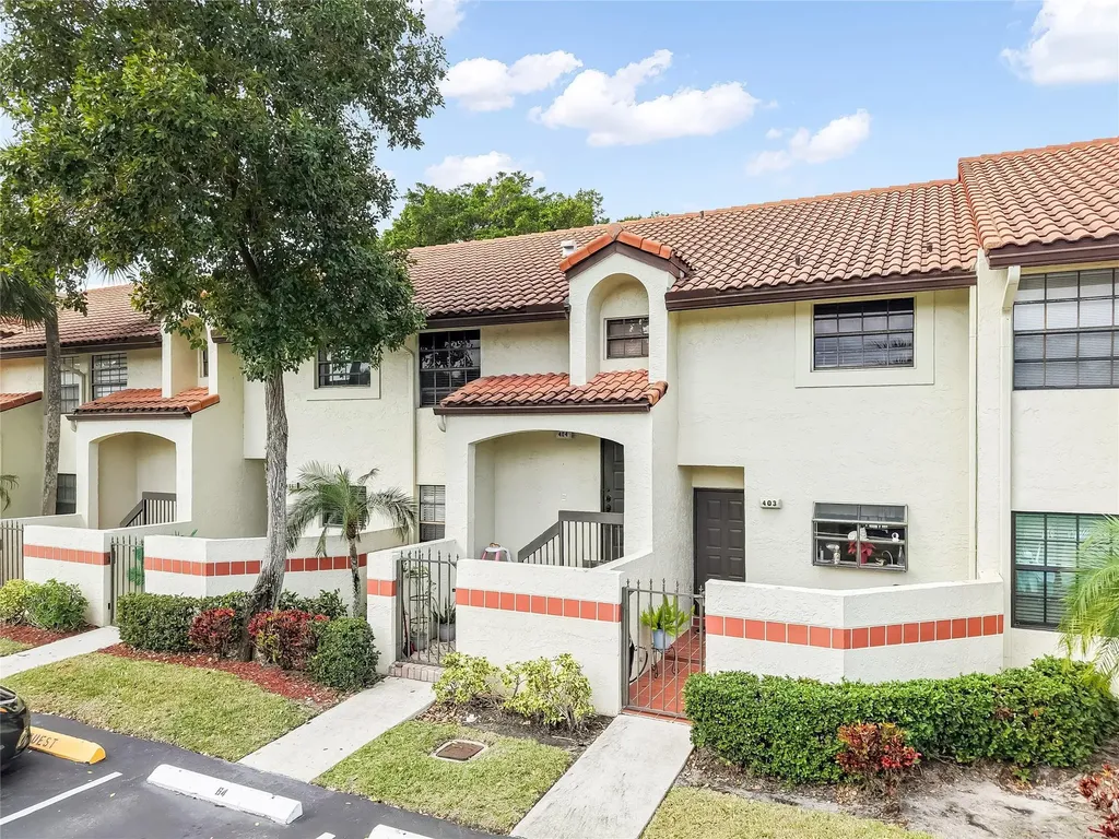 404 Republic Court Deerfield Beach FL 33442