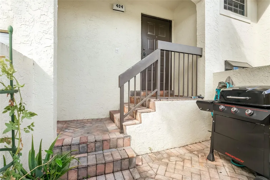 404 Republic Court Deerfield Beach FL 33442