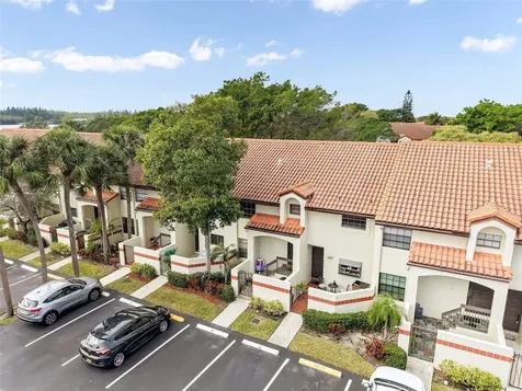 404 Republic Court Deerfield Beach FL 33442