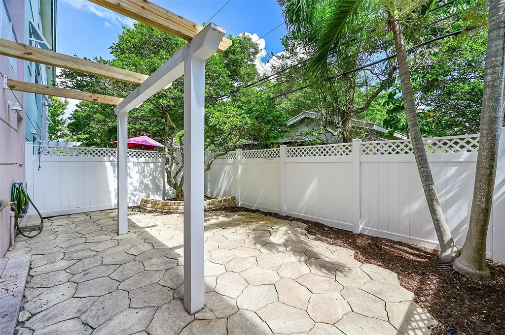 453 NE 1st Street Pompano Beach FL 33060