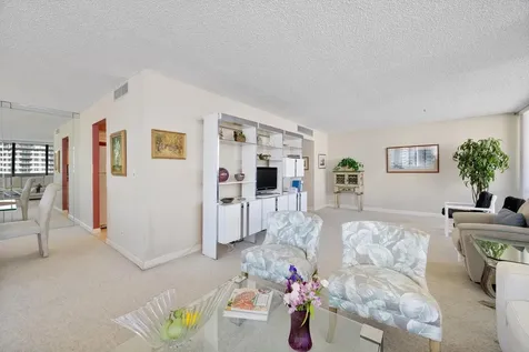 2017 S Ocean Drive Hallandale Beach FL 33009