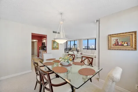 2017 S Ocean Drive Hallandale Beach FL 33009