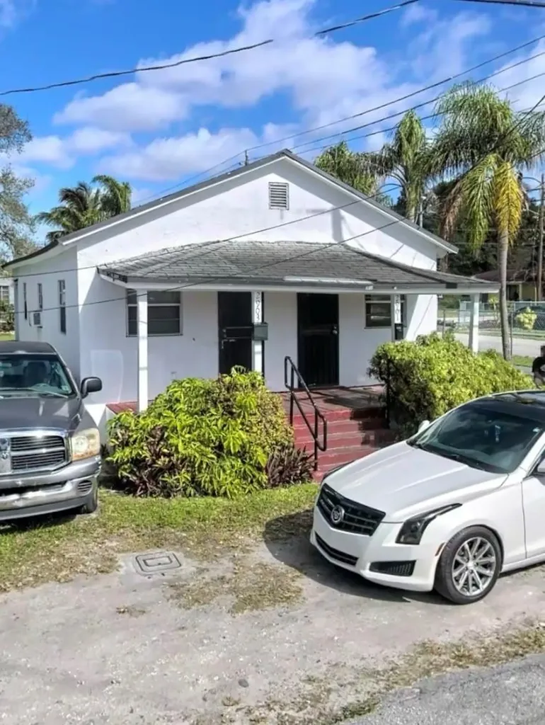 2901 NW 48th Street Miami FL 33142