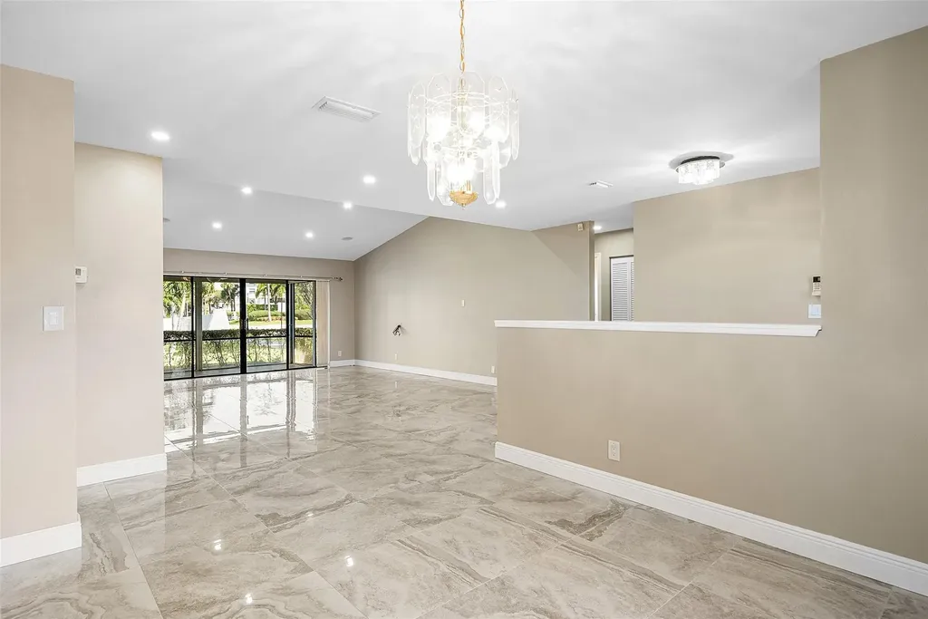 6191 S Petaluma Drive Boca Raton FL 33433