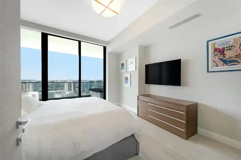 18975 Collins Avenue Sunny Isles Beach FL 33160