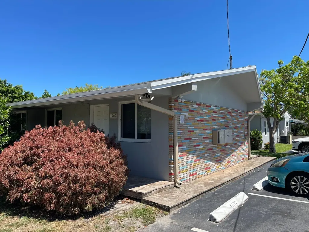 1702 NE 9th Street Fort Lauderdale FL 33304