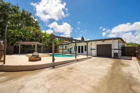 4215 Roosevelt Street Hollywood FL 33021