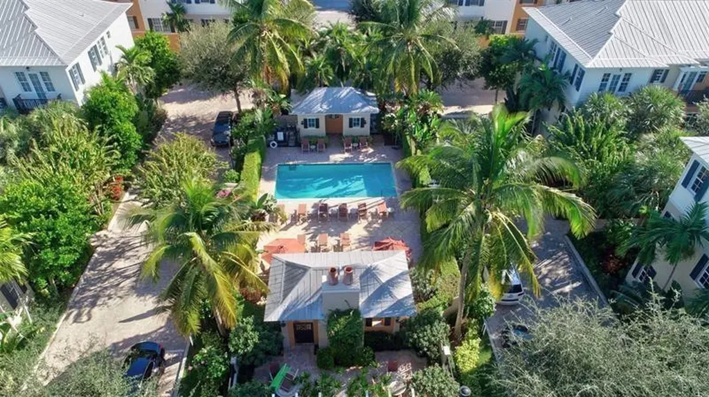 306 E Mallory Circle Delray Beach FL 33483