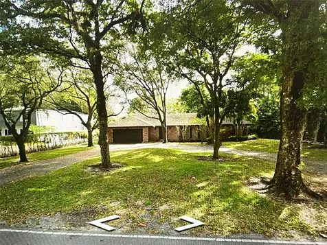 220 N Fig Tree Lane Plantation FL 33317