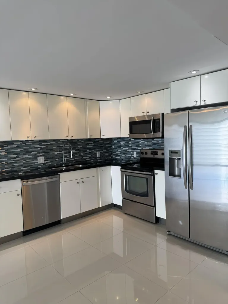 2851 NE 183rd Street Aventura FL 33160
