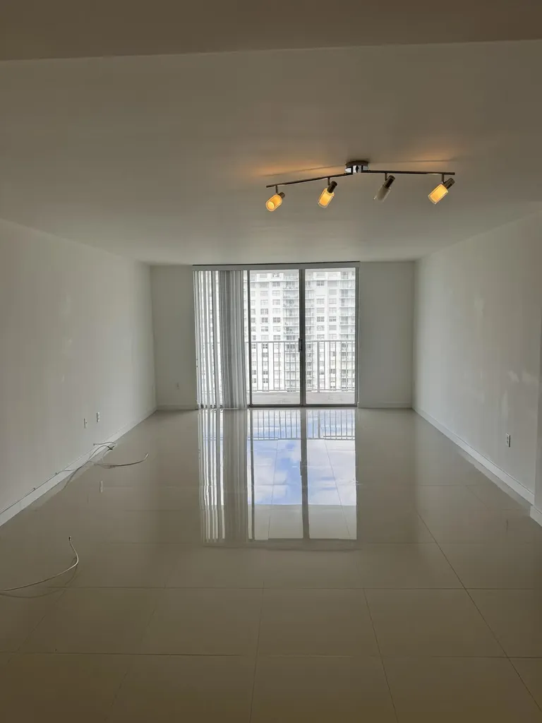 2851 NE 183rd Street Aventura FL 33160