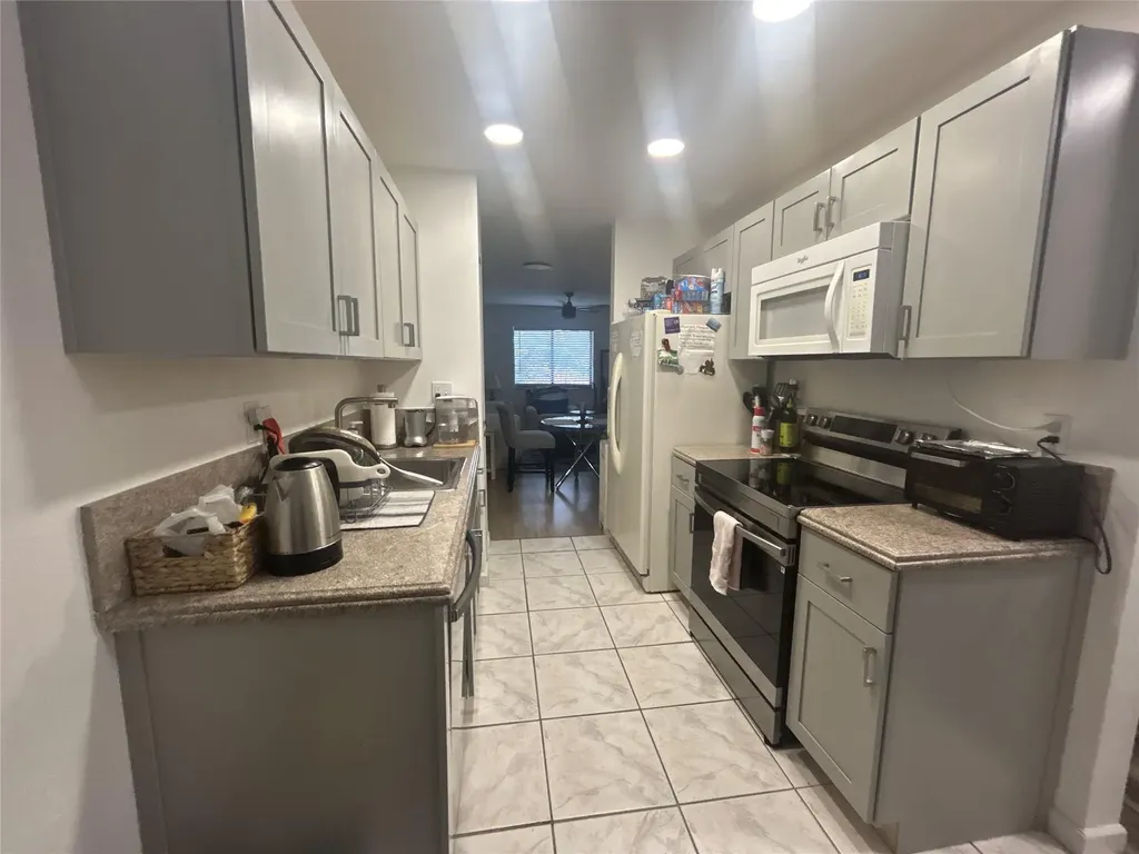 1363 NW 94th Way Coral Springs FL 33071