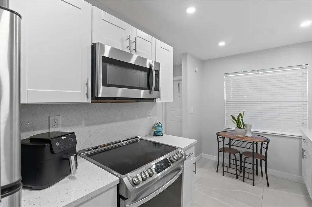 1335 NW 94th Way Coral Springs FL 33071