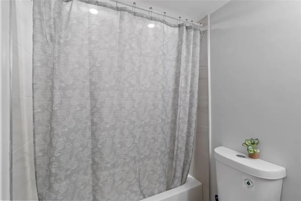 1335 NW 94th Way Coral Springs FL 33071