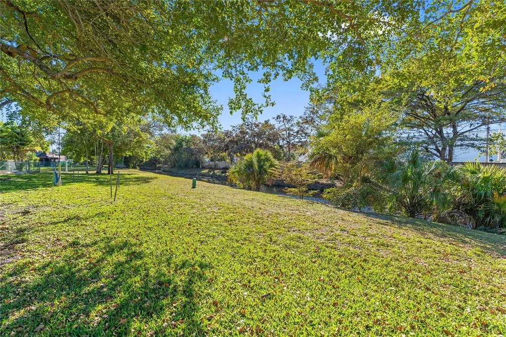 1335 NW 94th Way Coral Springs FL 33071