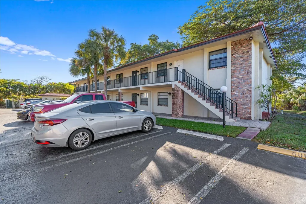 1335 NW 94th Way Coral Springs FL 33071