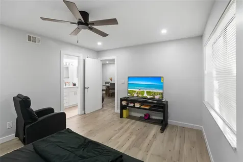 1335 NW 94th Way Coral Springs FL 33071