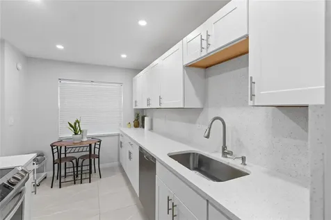 1335 NW 94th Way Coral Springs FL 33071