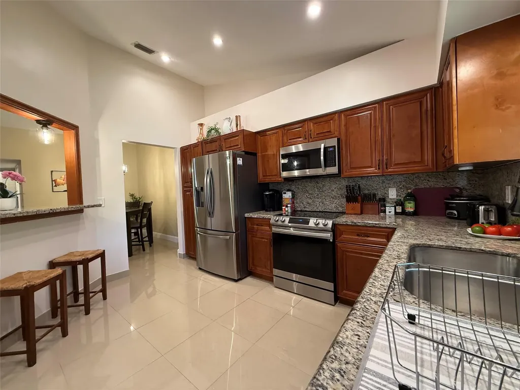 9237 9th Place Plantation FL 33324