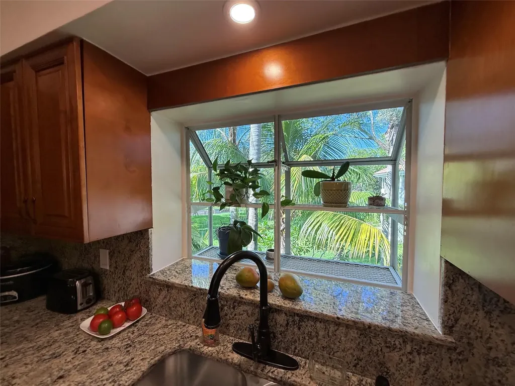 9237 9th Place Plantation FL 33324