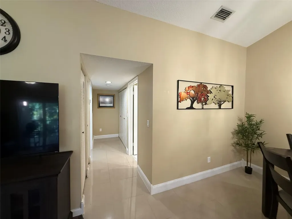 9237 9th Place Plantation FL 33324