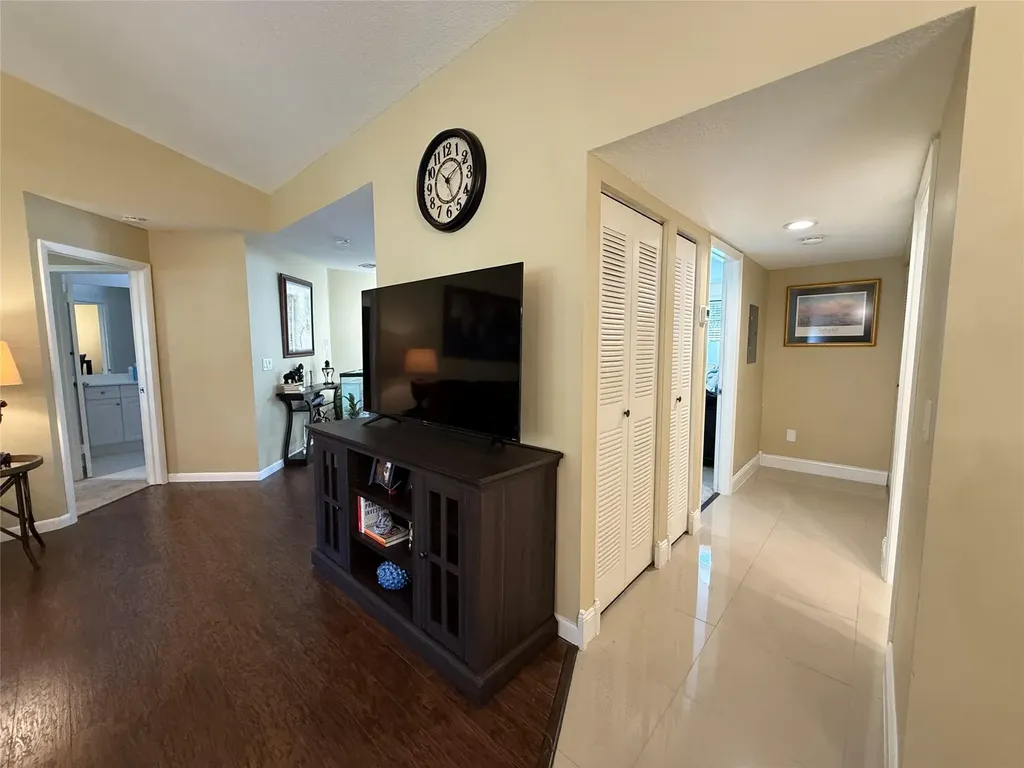 9237 9th Place Plantation FL 33324