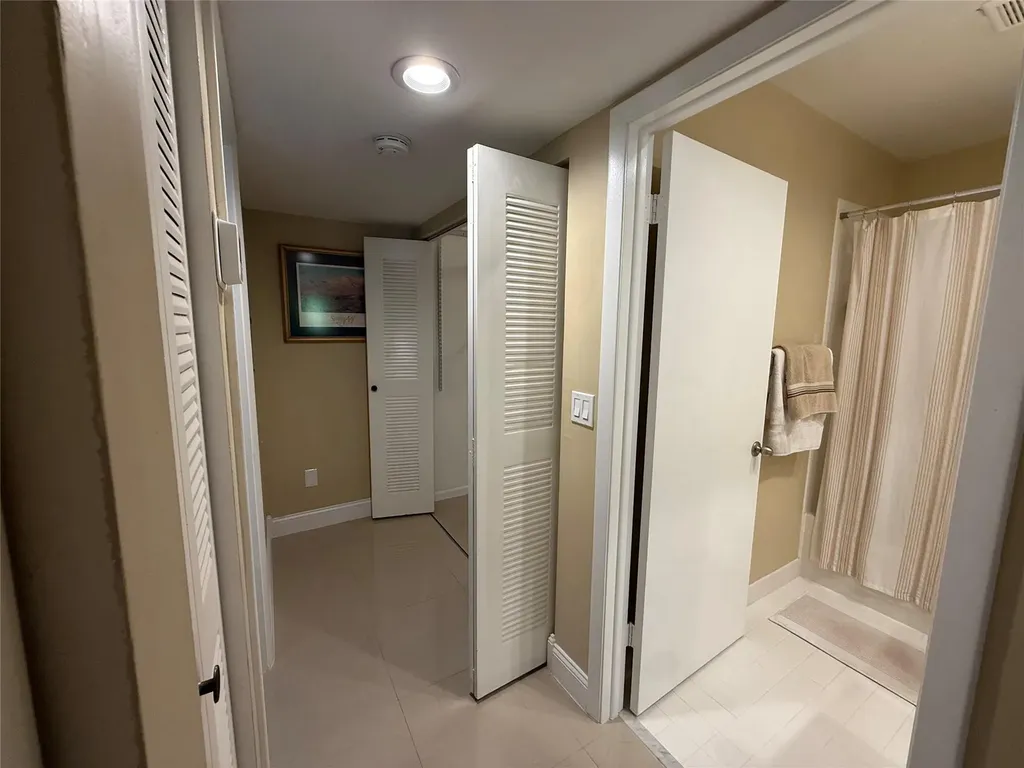 9237 9th Place Plantation FL 33324
