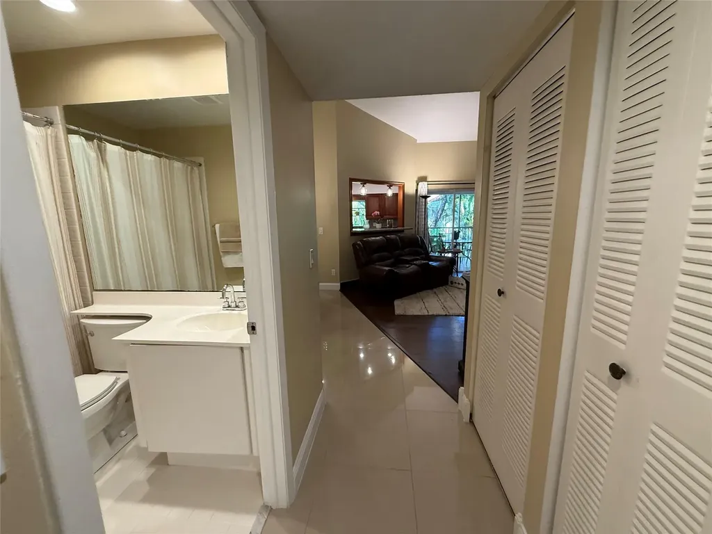 9237 9th Place Plantation FL 33324