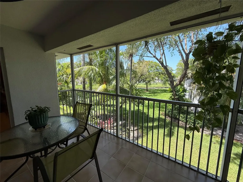 9237 9th Place Plantation FL 33324