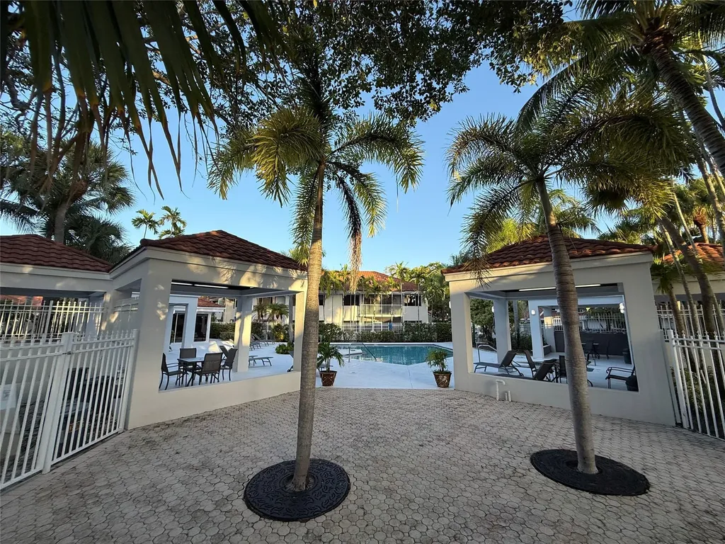 9237 9th Place Plantation FL 33324