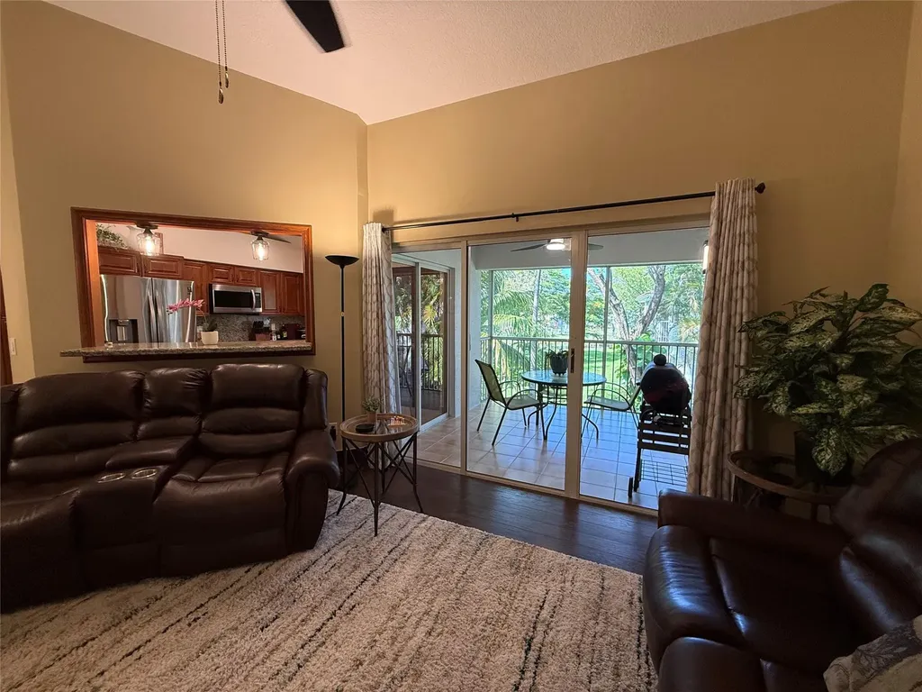 9237 9th Place Plantation FL 33324