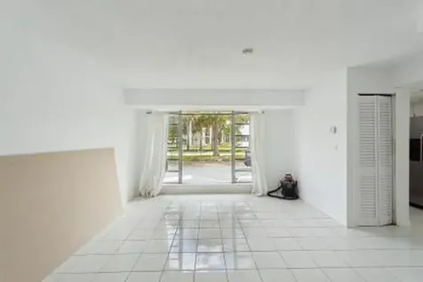 8027 Lagos De Campo Boulevard Tamarac FL 33321