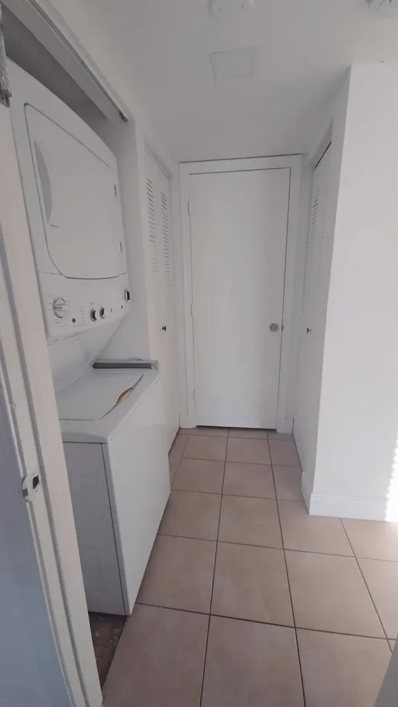 3700 N 56th Avenue Hollywood FL 33021