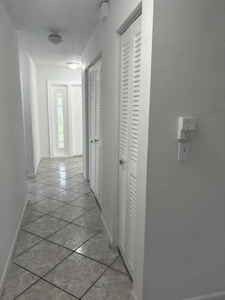 6269 Woodbury Road Boca Raton FL 33433