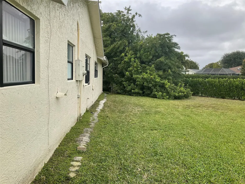 6269 Woodbury Road Boca Raton FL 33433