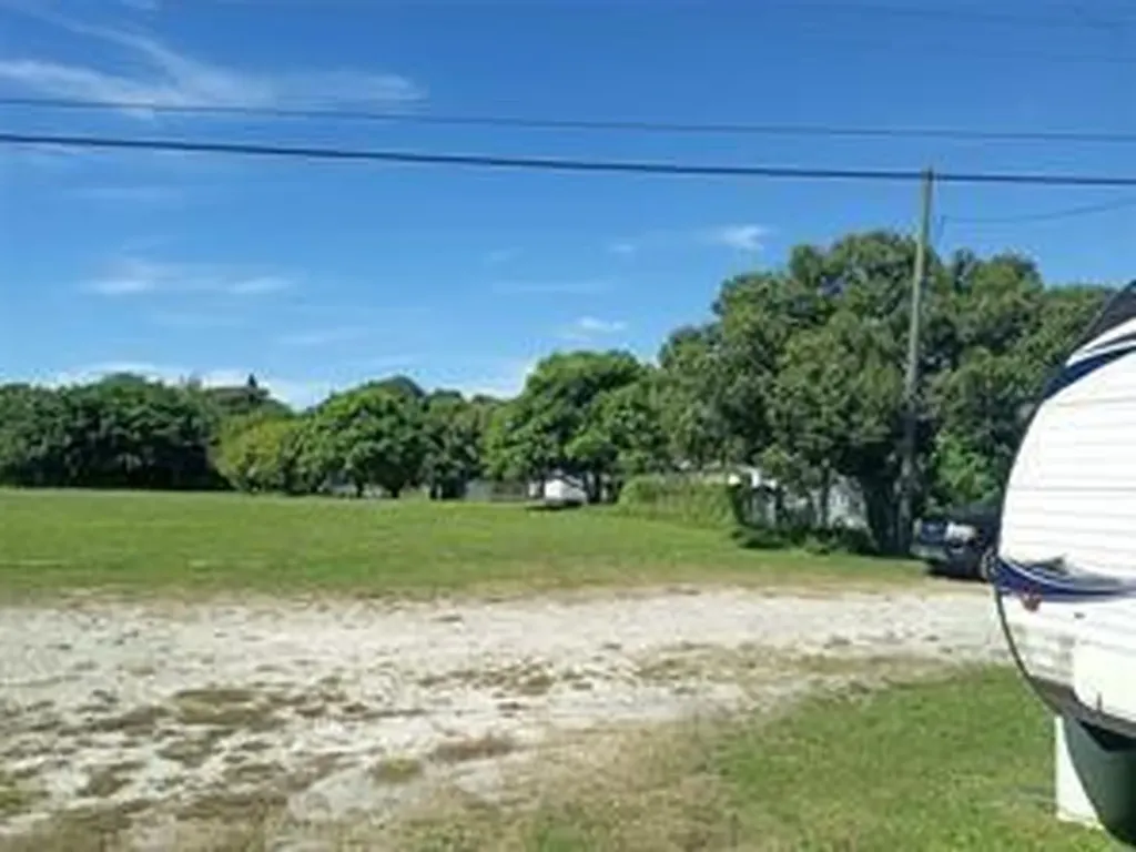 2014 NW 28th Street Oakland Park FL 33311