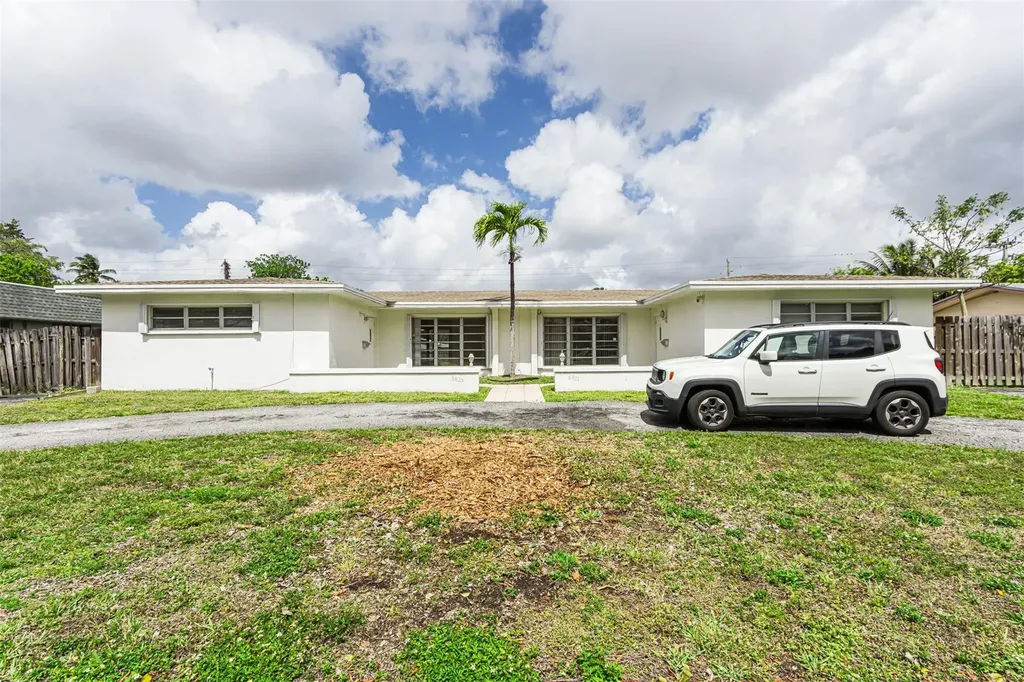 6821-6825 NW 11th Place Plantation FL 33317