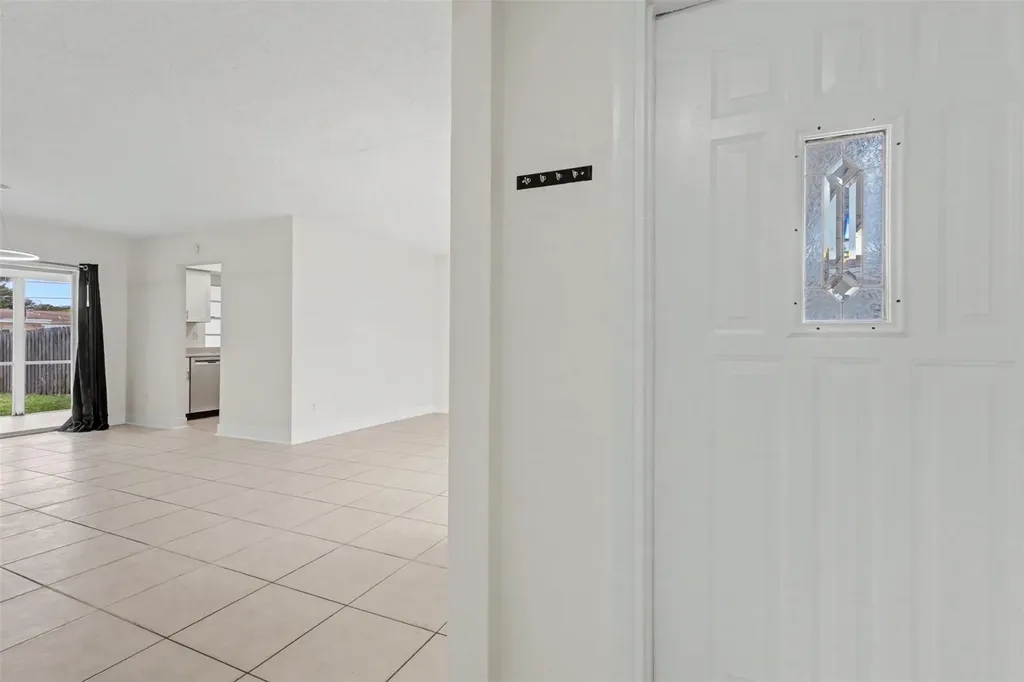 6821-6825 NW 11th Place Plantation FL 33317