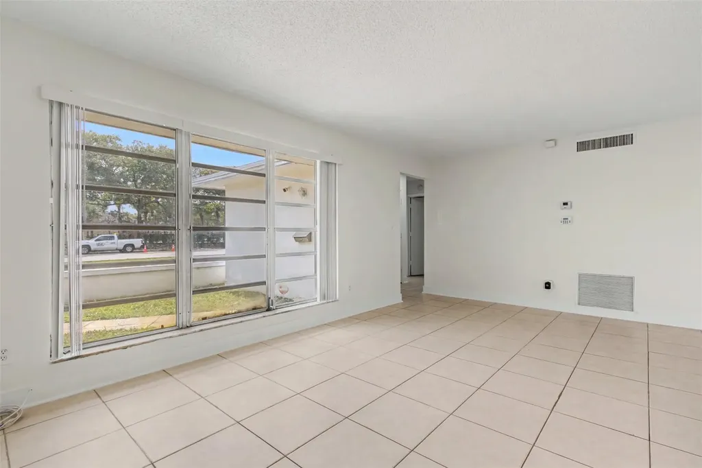 6821-6825 NW 11th Place Plantation FL 33317