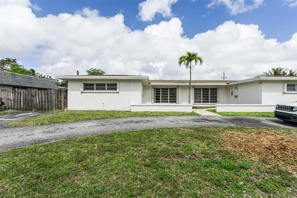 6821-6825 NW 11th Place Plantation FL 33317