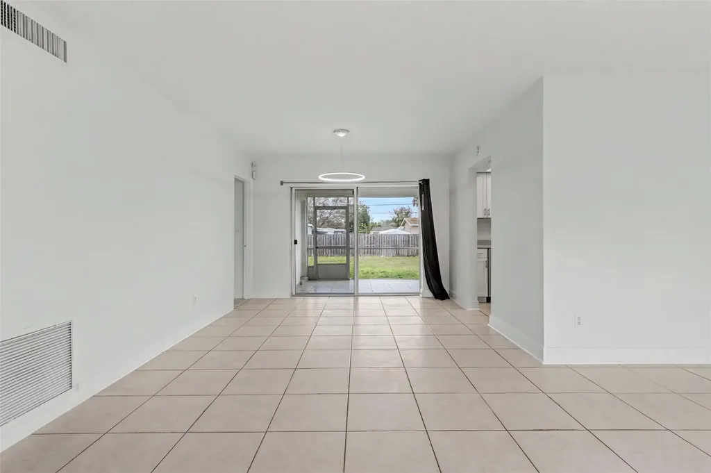 6821-6825 NW 11th Place Plantation FL 33317